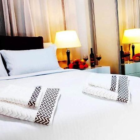 Uptown Holiday App & Pool Daily Rental Contactless Check In & Check Out ファマグスタ エクステリア 写真