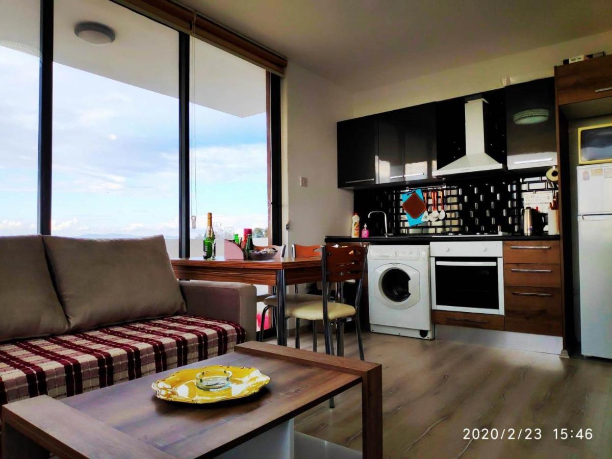 Uptown Holiday App & Pool Daily Rental Contactless Check In & Check Out ファマグスタ エクステリア 写真