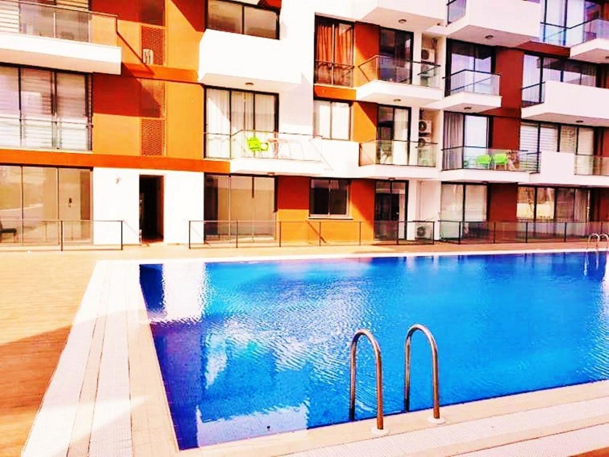 Uptown Holiday App & Pool Daily Rental Contactless Check In & Check Out ファマグスタ エクステリア 写真