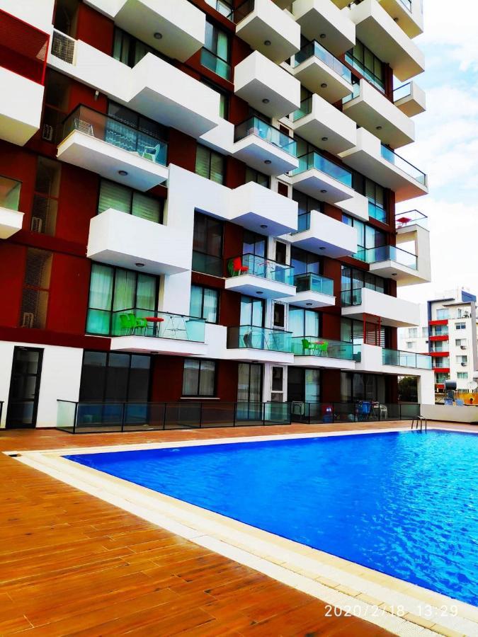 Uptown Holiday App & Pool Daily Rental Contactless Check In & Check Out ファマグスタ エクステリア 写真