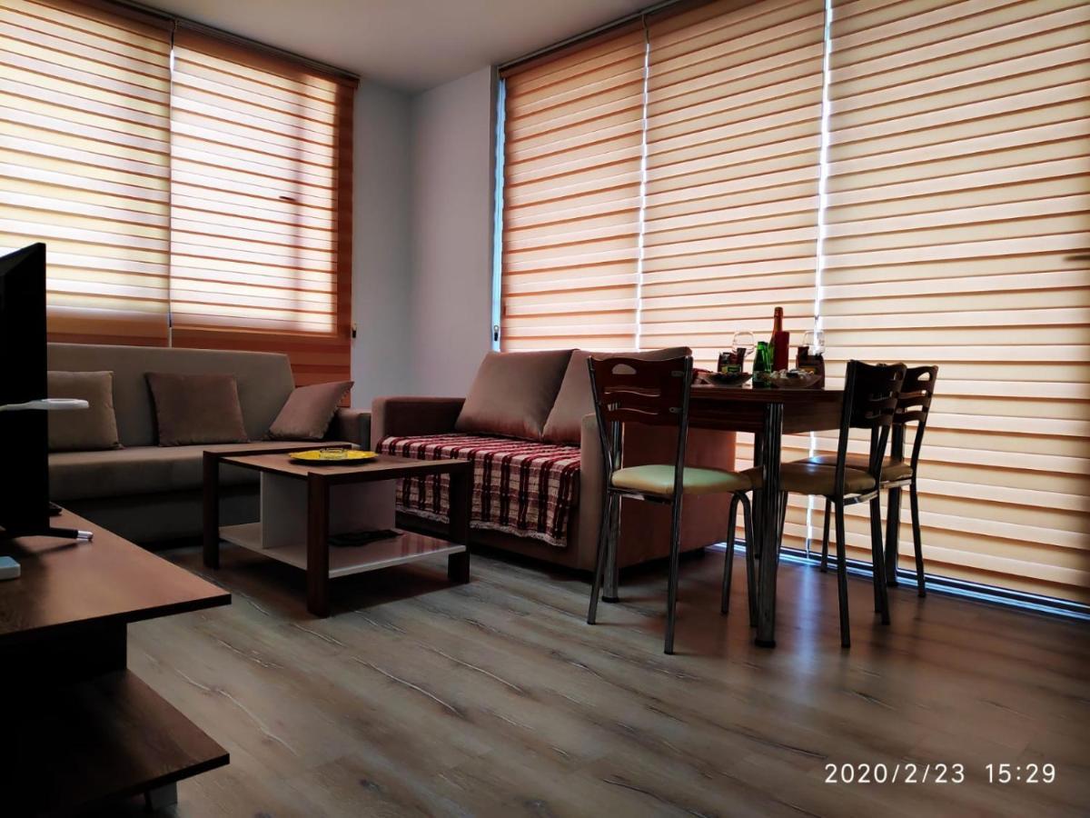 Uptown Holiday App & Pool Daily Rental Contactless Check In & Check Out ファマグスタ エクステリア 写真