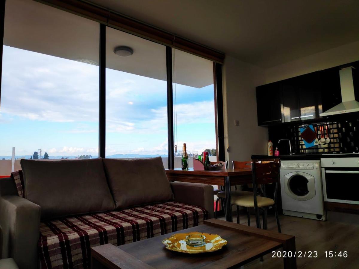 Uptown Holiday App & Pool Daily Rental Contactless Check In & Check Out ファマグスタ エクステリア 写真